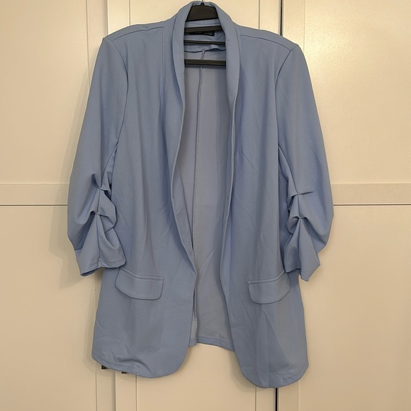 Blazer - Picture 2 of 2